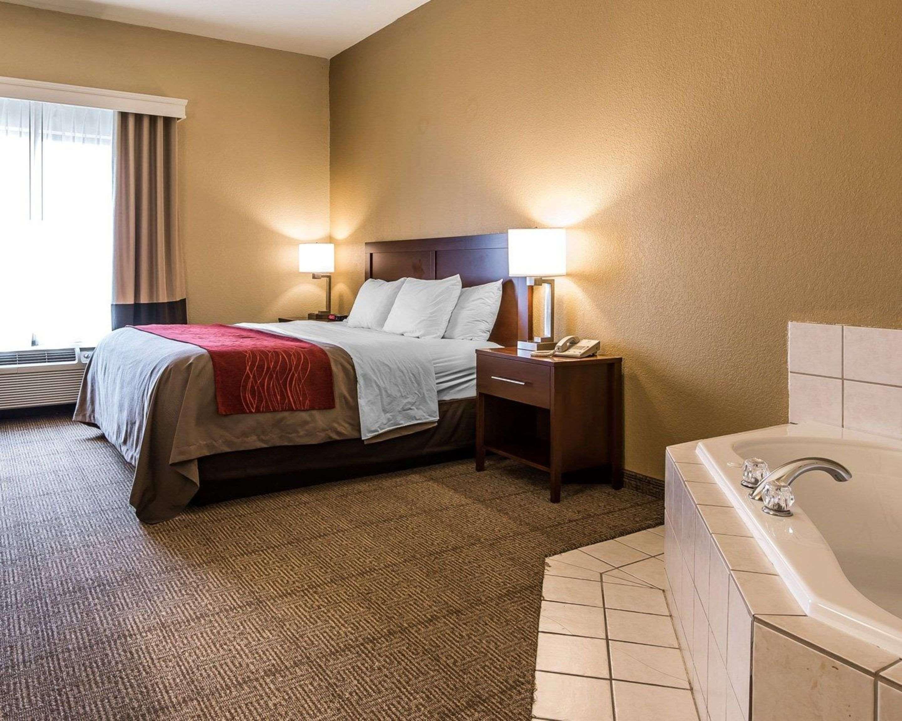 Quality Inn & Suites Bethany Esterno foto