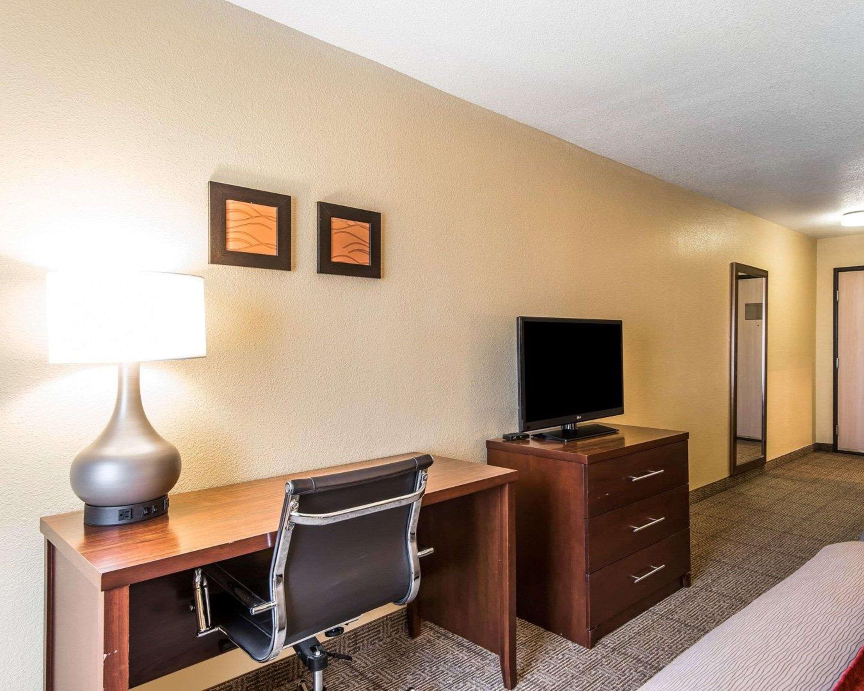Quality Inn & Suites Bethany Esterno foto