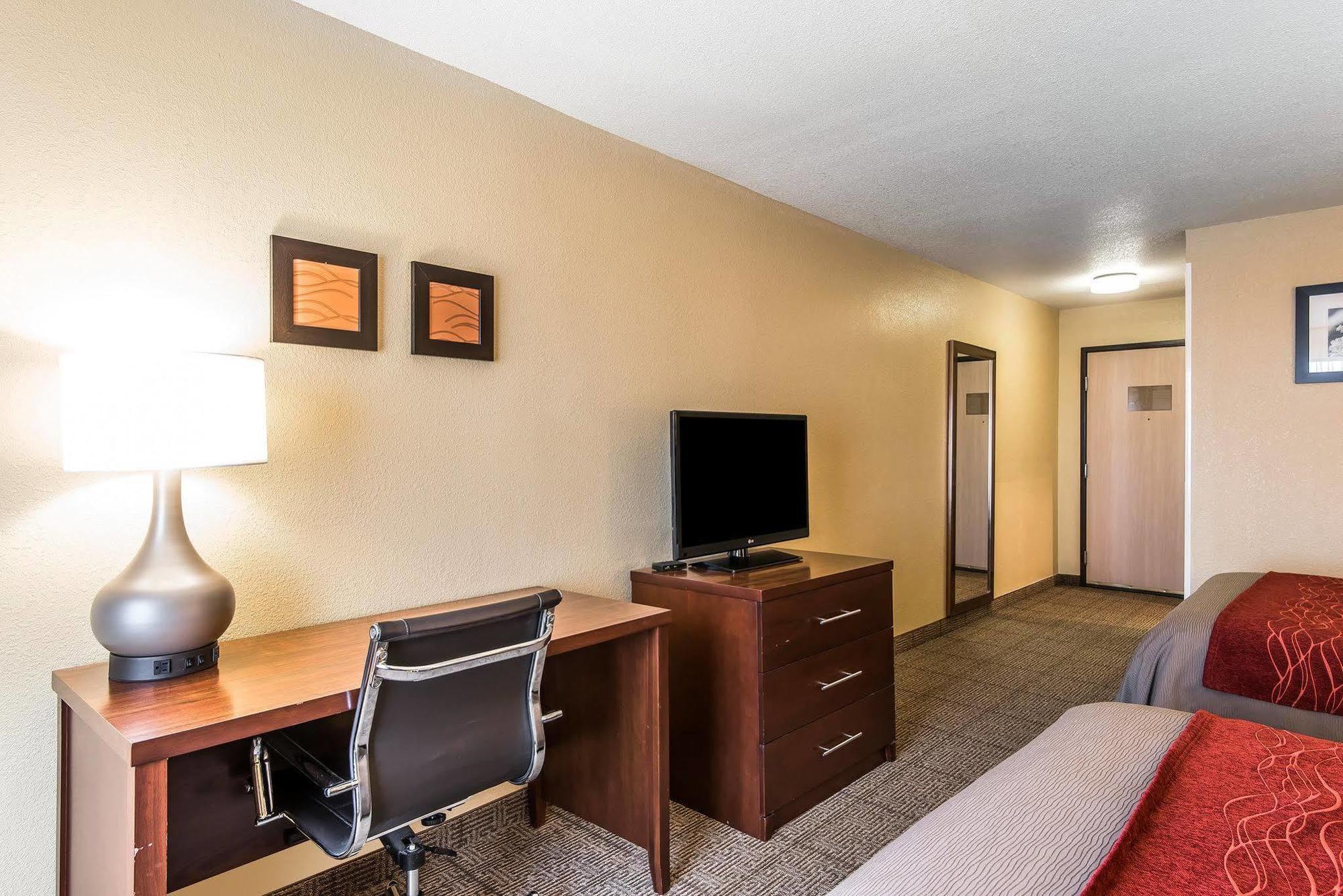 Quality Inn & Suites Bethany Esterno foto